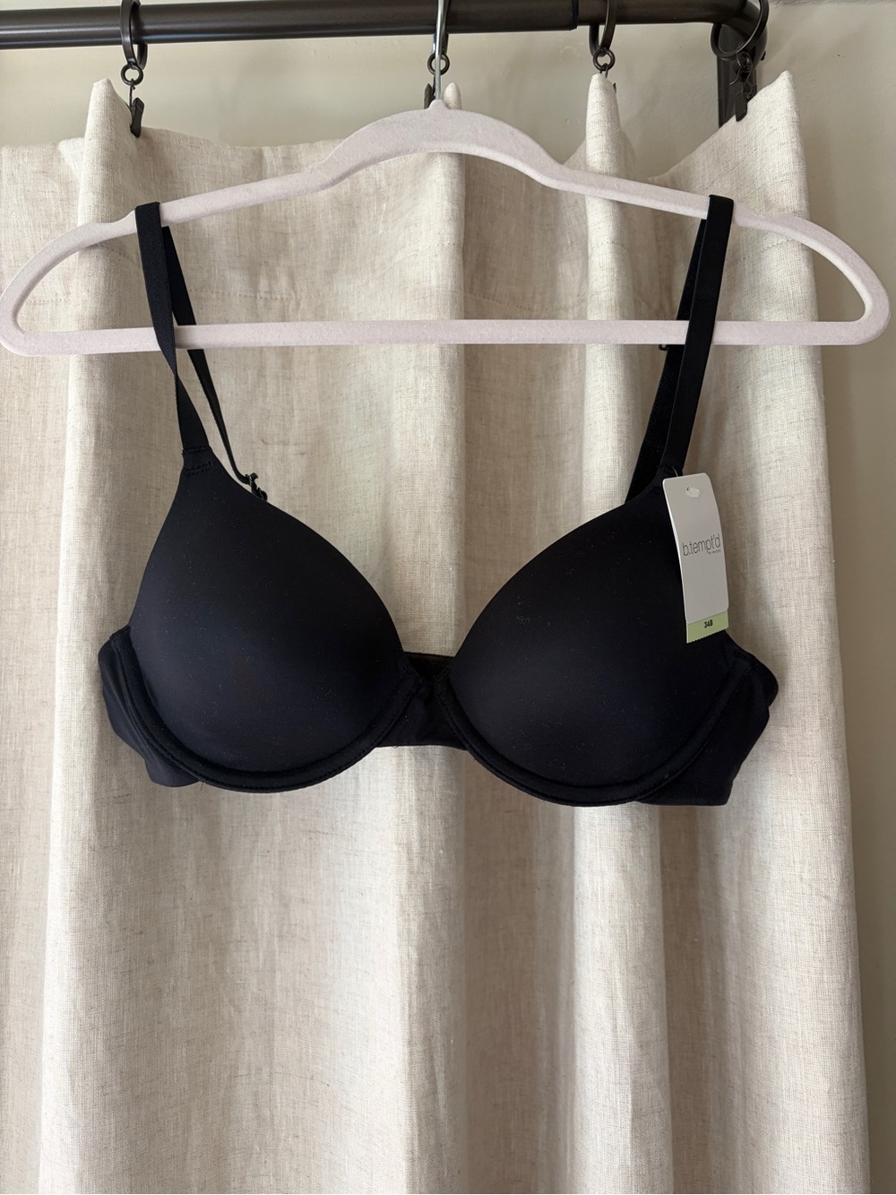 Wacoal 34B Everyday Black T-Shirt Bra with Light, integrated Padding BNWT